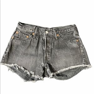 VINTAGE BLACK LEVIS SHORTS